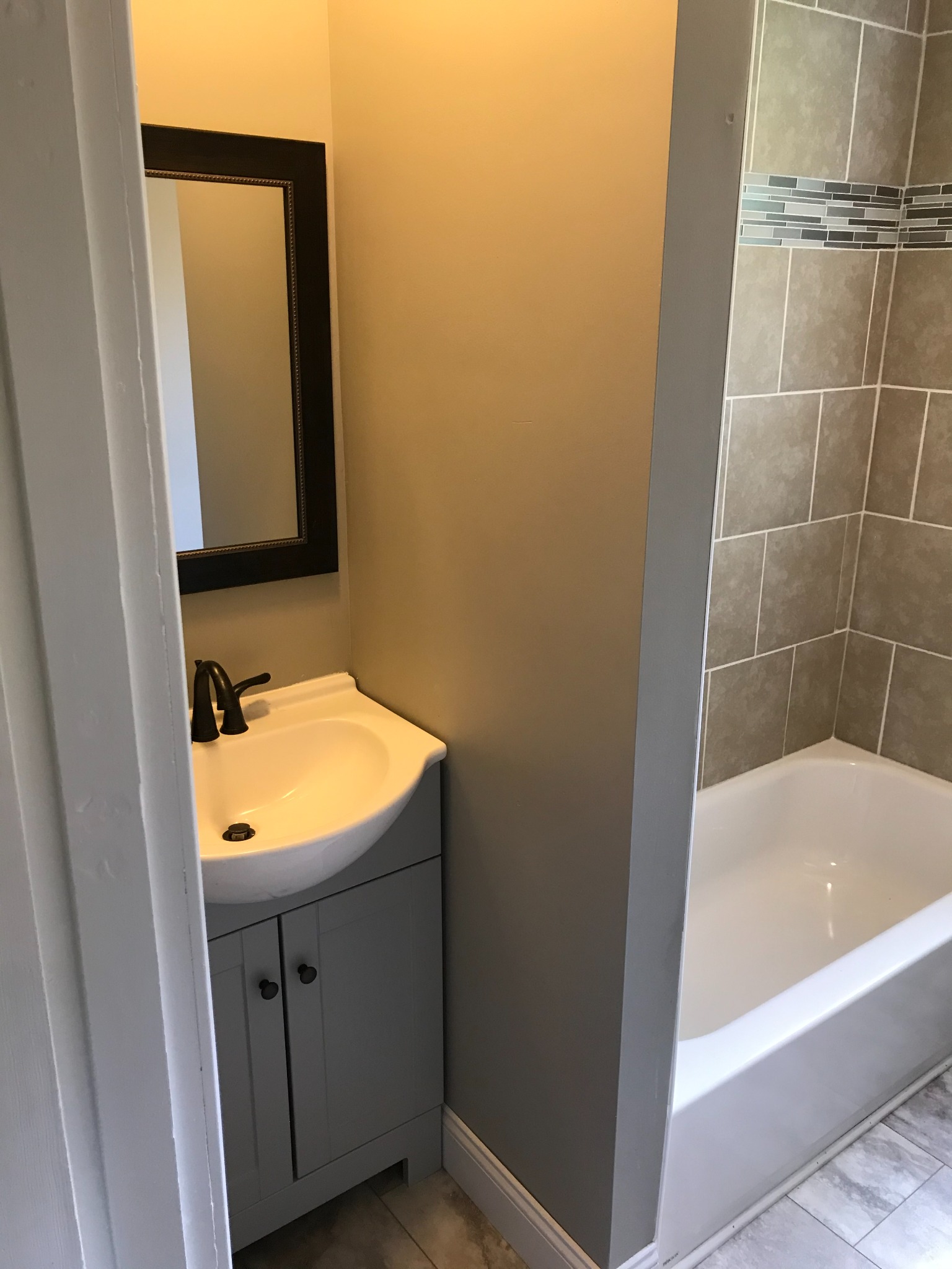 Bathroom before remodeling