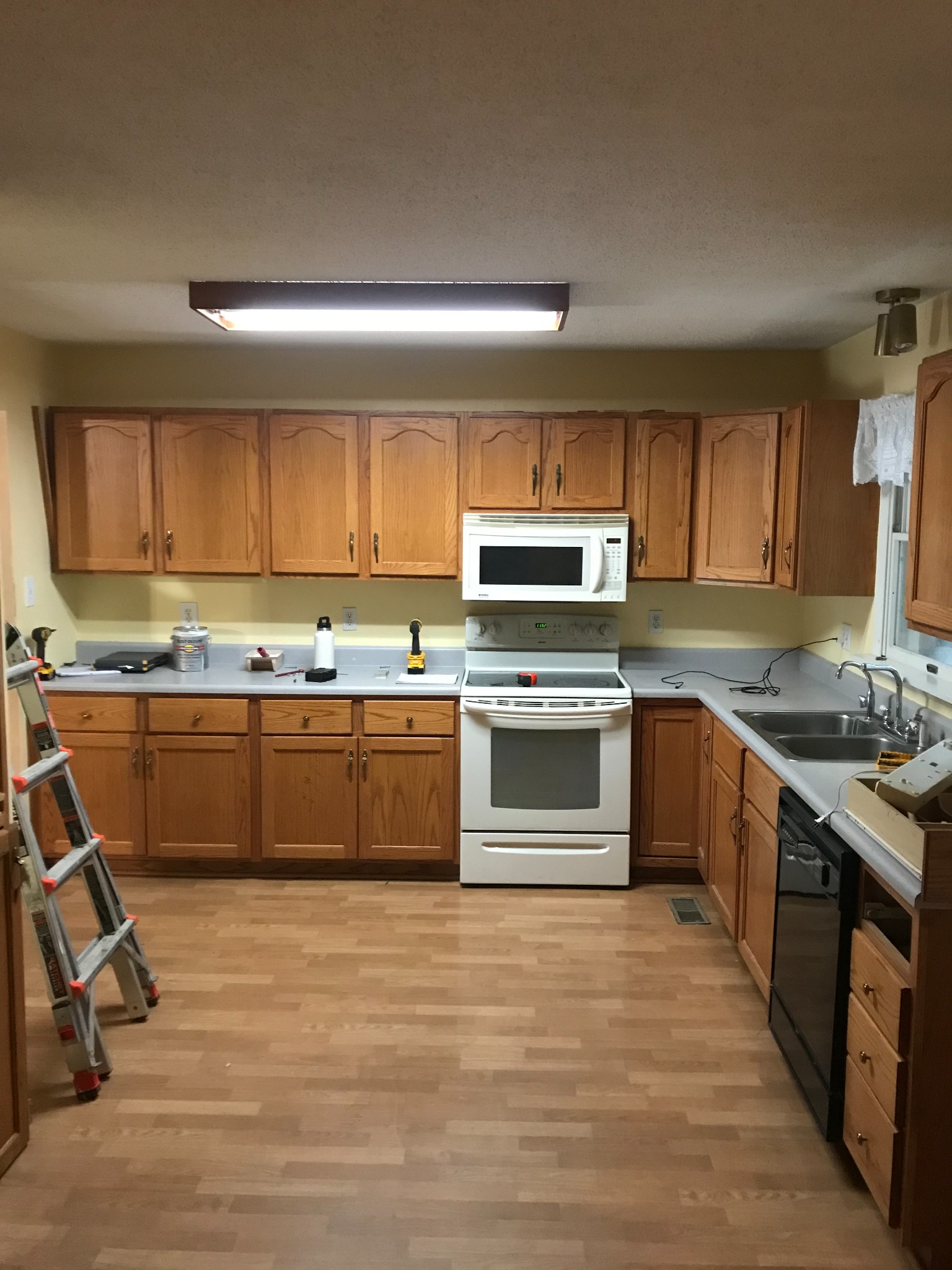 Kitchen before remodeling